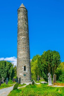 Yuvarlak kulenin Glendalough yerleşim, Irelan