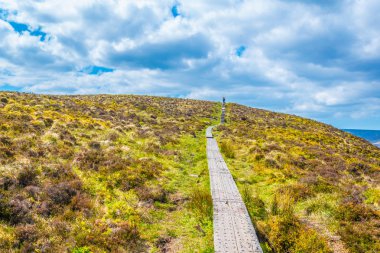 Glendalough, Irelan dolambaçlı bir panoramik yol