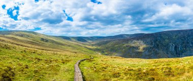 Glendalough, Irelan alt ve üst Gölü havadan görünümü