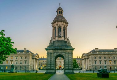 Campanile trinity college Kampüsü Dublin, irelan içinde