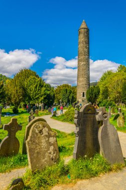 Glendalough yerleşim, Irelan antik bir mezarlıkta