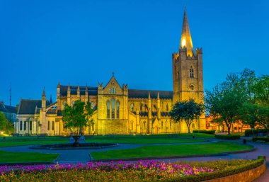 St. Patrick Katedrali Dublin, Irelan gece görünümü