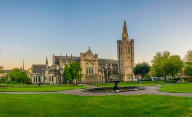 St. Patrick Katedrali Dublin, Irelan gece görünümü