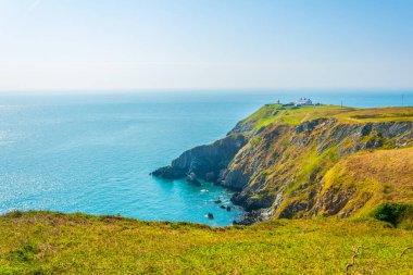 Dublin, Irelan yakınındaki Howth yarımadasının düzensiz kıyı şeridi