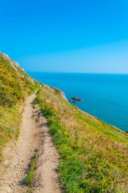 Dublin, Irelan yakınındaki Howth yarımadasının düzensiz kıyı şeridi