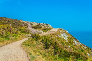 Dublin, Irelan yakınındaki Howth yarımadasının düzensiz kıyı şeridi