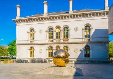 Bir binanın içinde trinity college Kampüsü Dublin, irelan görünümünü