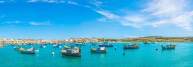 Renkli balıkçı tekneleri Marsaxlokk, Malt demirlemek