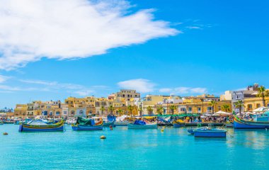 Renkli balıkçı tekneleri Marsaxlokk, Malt demirlemek