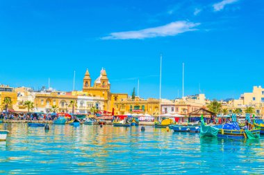 Renkli balıkçı tekneleri Marsaxlokk, Malt demirlemek