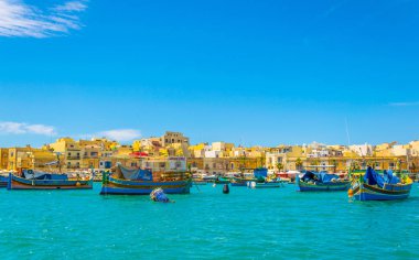 Renkli balıkçı tekneleri Marsaxlokk, Malt demirlemek