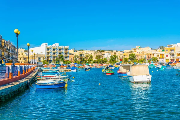 Fiskebåtar Förtöja Birżebbuġa Malt — Stockfoto