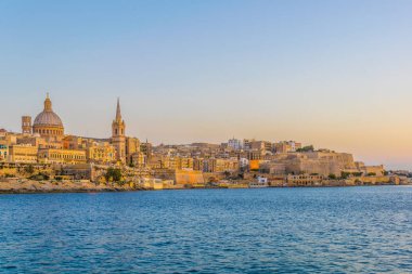 Valleta manzarası günbatımı, Malt sırasında