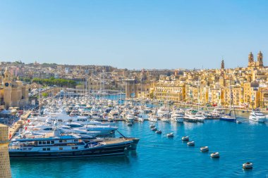 Görünümü grand harbour Marina şehir, Malt Birgu ve Senglea arasında