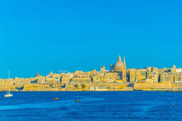 Silhuett Valleta Malt — Stockfoto