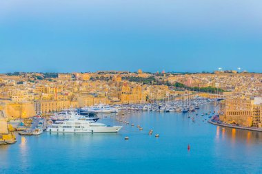Görünümü grand harbour Marina şehir, Malt Birgu ve Senglea arasında