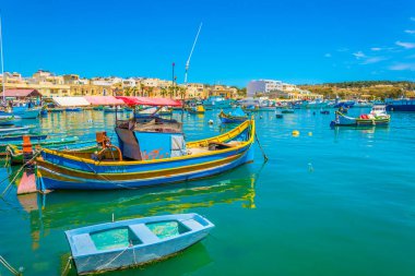 Renkli balıkçı tekneleri Marsaxlokk, Malt demirlemek