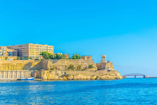 Lägre Barrakka Gardens Och Belägringen Bell Valletta Malt — Stockfoto