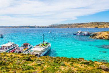 Comino, Malta, 1 Mayıs 2017: Turist tekneleri comino ada, Malt ankraj