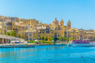 Senglea, Malta, 2 Mayıs 2017: Kasabada Malt Senglea kıyı şeridi