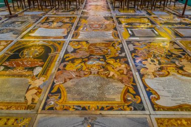 Valletta, Malta, 3 Mayıs 2017: St John's Co Katedrali Valletta, Malt, mezarlar