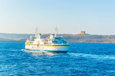 Cirkewwa, Malta, 7 Haziran 2017: Malta ve Goz arasında commuting bir feribot görünümünü