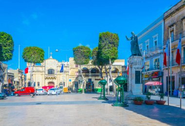 Victoria (Rabat), Malta, 7 Haziran 2017: Victoria (Rabat), Gozo, Malt merkezi kare görünümünü