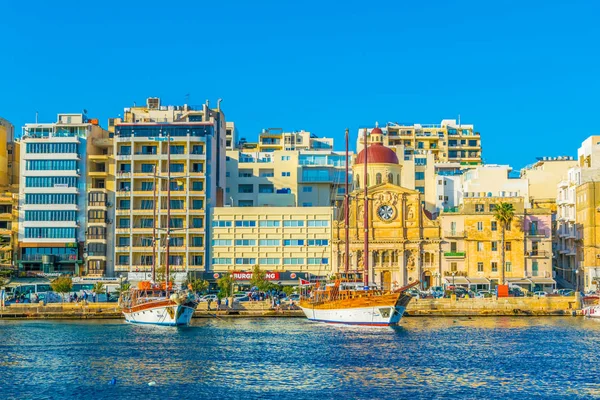 Sliema Malta Maggio 2017 Gente Passeggia Sul Mare Sliema Malto — Foto Stock