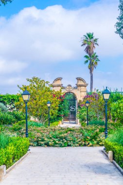 Palazzo Parisio Naxxar, Malt içinde bahçeleri