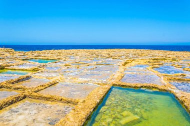 Marsalforn, Gozo, Malt yakınındaki tuz tava
