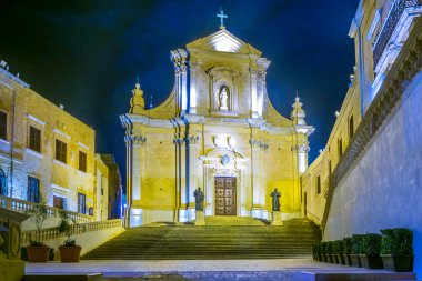 Varsayım Katedrali Victoria (Rabat), Gozo, Malt Il-Kastell Kalesi içinde gece görünümü