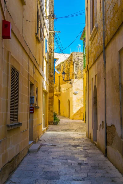 Pohled Úzkou Ulicí Victoria Rabat Gozo Slad — Stock fotografie