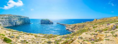 Mantar kaya Dwejra bağlantısı, Gozo, Malt yakınındaki