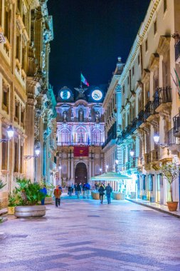Trapani, İtalya, 20 Nisan 2017: Corso Vittorio Emanuele Trapani, Sicilya, Ital, gece görünümü