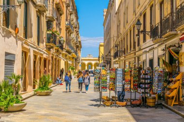 Trapani, İtalya, 21 Nisan 2017: Via torre arsa içinde Trapani, Sicilya, Ital görünümünü