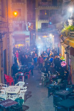 Palermo, İtalya, 21 Nisan 2017: Gece görünümü Palermo, Sicilya, Ital vucciria pazarı