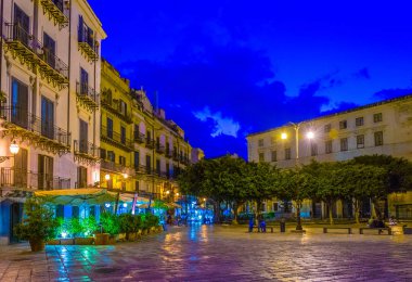 Palermo, İtalya, 22 Nisan 2017: Palermo, Sicilya, Ital küçük bir meydanda görünümünü