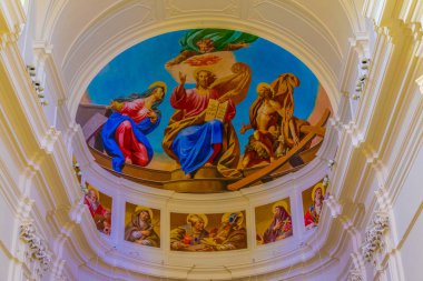 Noto, İtalya, 25 Nisan 2017: Noto, Sicilya, Ital Basilica Minore di San Nicola içinin