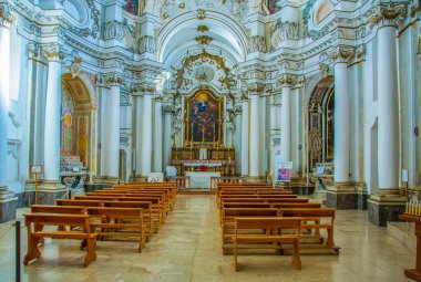 Noto, İtalya, 25 Nisan 2017: İç chiesa di Santa Chiara Noto, Sicilya, Ital