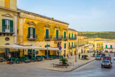 Ragusa, İtalya, 26 Nisan 2017: Ragusa, Sicilya, Ital piazza duomo görünümünü