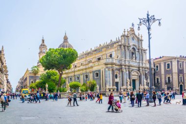 Catania, İtalya, 27 Nisan 2017: Piazza duomo Katedrali Catania, Sicilya, Ital aziz agatha, hakim görünümünü