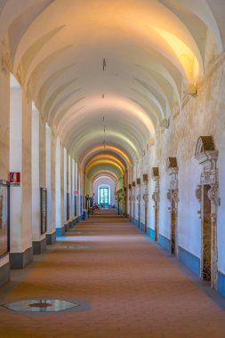 Catania, İtalya, 27 Nisan 2017: benedettini di san Nicolo, Sicilya, Ital eski manastırda bulunan koridorda Catania Üniversitesi