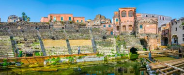 Catania, İtalya, 27 Nisan 2017: Catania, Sicilya, Ital antik Roma Tiyatrosu görünümünü