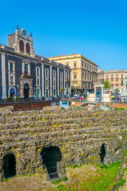 Catania, İtalya, 27 Nisan 2017: Catania Merkezi, Sicilya, Ital Roma amfitiyatro görünümünü