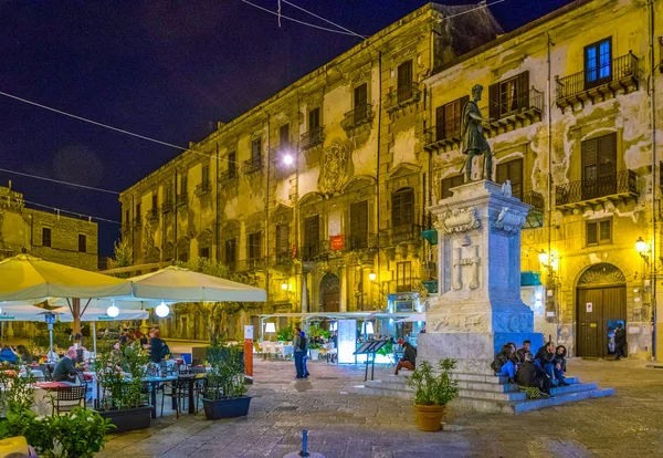 Palermo Italië April 2017 Nacht Zicht Een Plein Piazza Bologni — Stockfoto