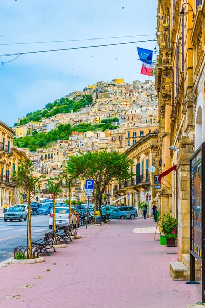 Modica Italia Abril 2017 Vista Una Calle Estrecha Modica Sicilia — Foto de Stock