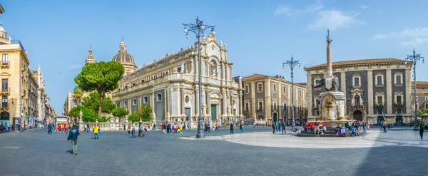 Catânia Itália Abril 2017 Vista Piazza Duomo Dominada Pela Catedral — Fotografia de Stock
