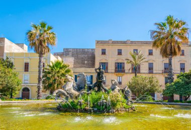 Triton Çeşme Piazza Vittorio Emanuele II'nin içinde Trapani, Sicilya, Ital üzerinde