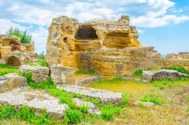 Sicilya, Ital bölgesindeki Agrigento yakınlarında tapınaklar vadisi kalıntıları görünümünü