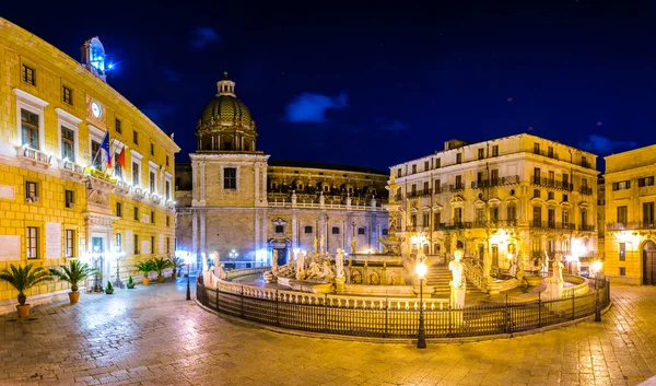 Night View Illuminated Pretoria Fountain Palermo Sicily Ital — Stock Photo, Image